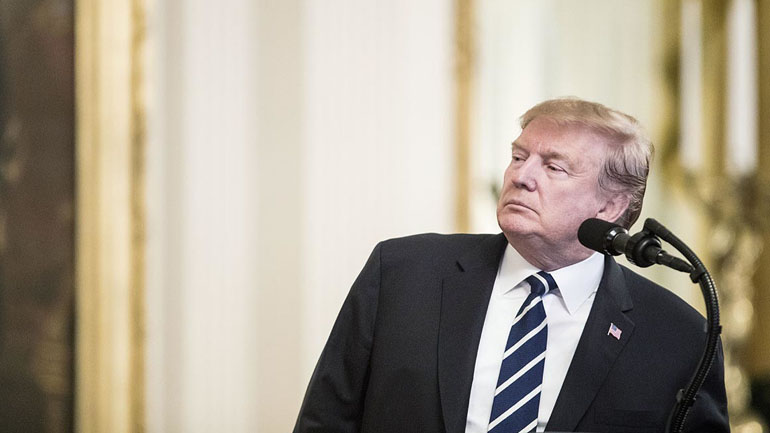 Ο  Τραμπ λέει ότι δεν πιστεύει “κι  ιδιαίτερα” στα UFO